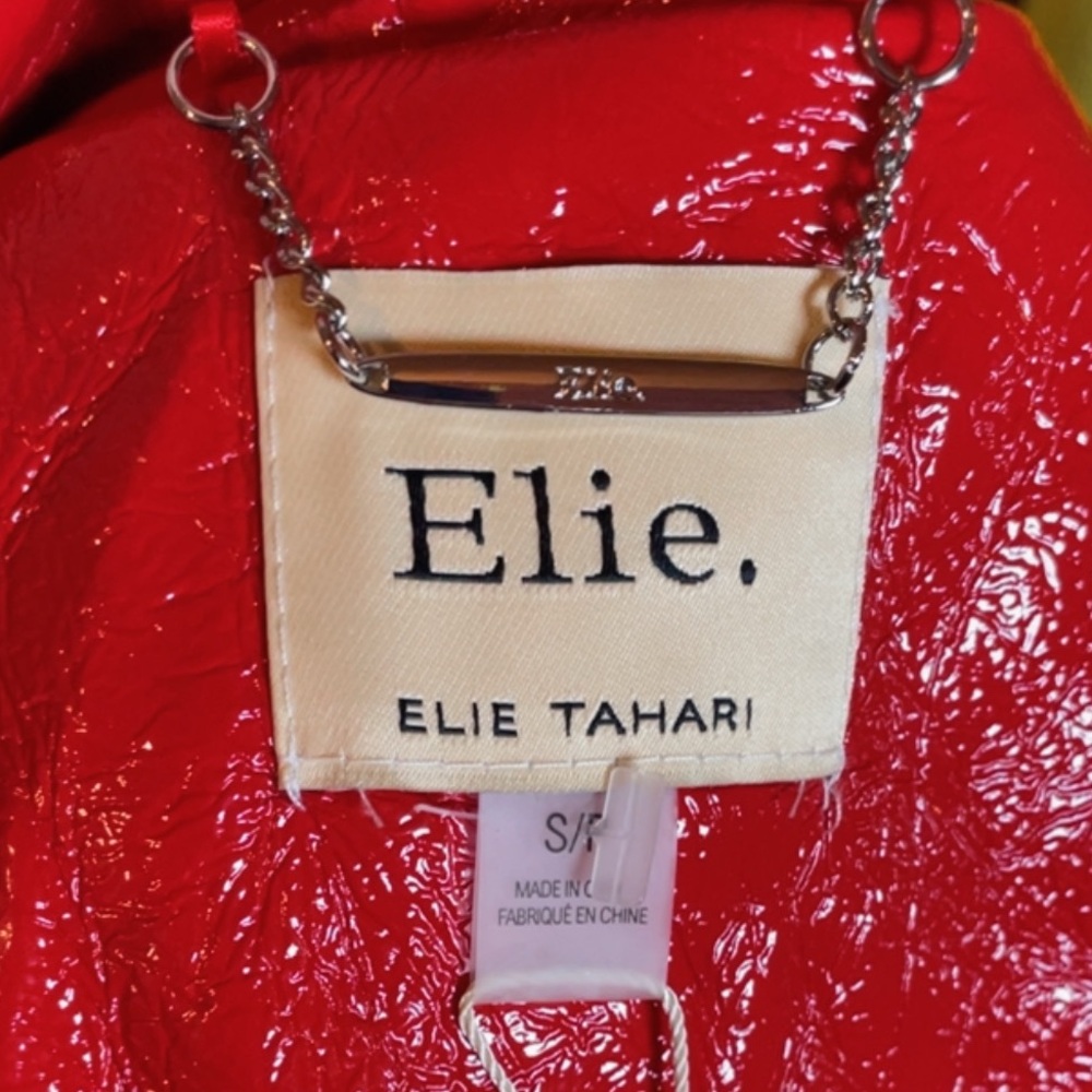 Elie Tahari Vibrant Red Glossy Trench Coat - Picture 3 of 4